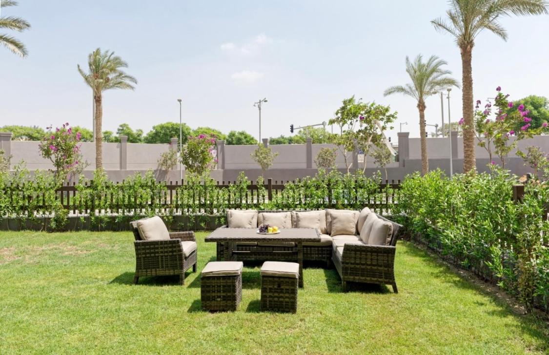 Luxury 2 Bedroom Ground Floor Apartment With Private Garden In Cairo Festival City Bagian luar foto